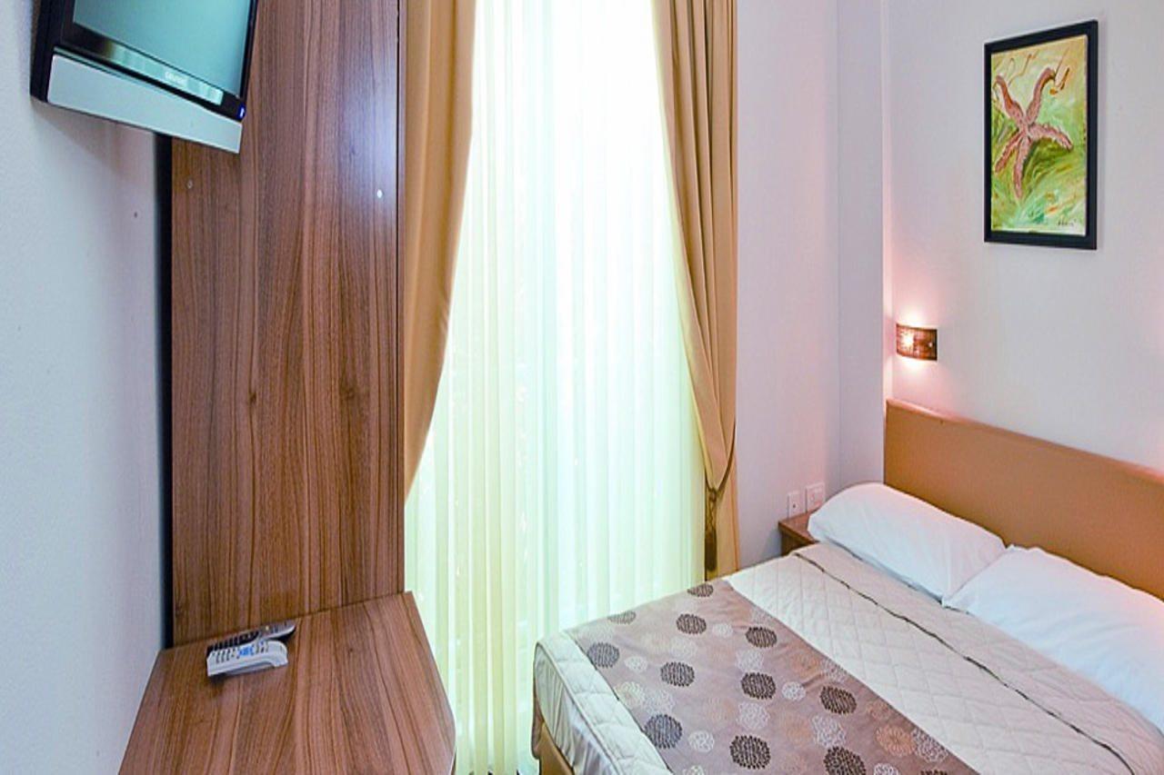 Hotel Sirena Подгора Экстерьер фото