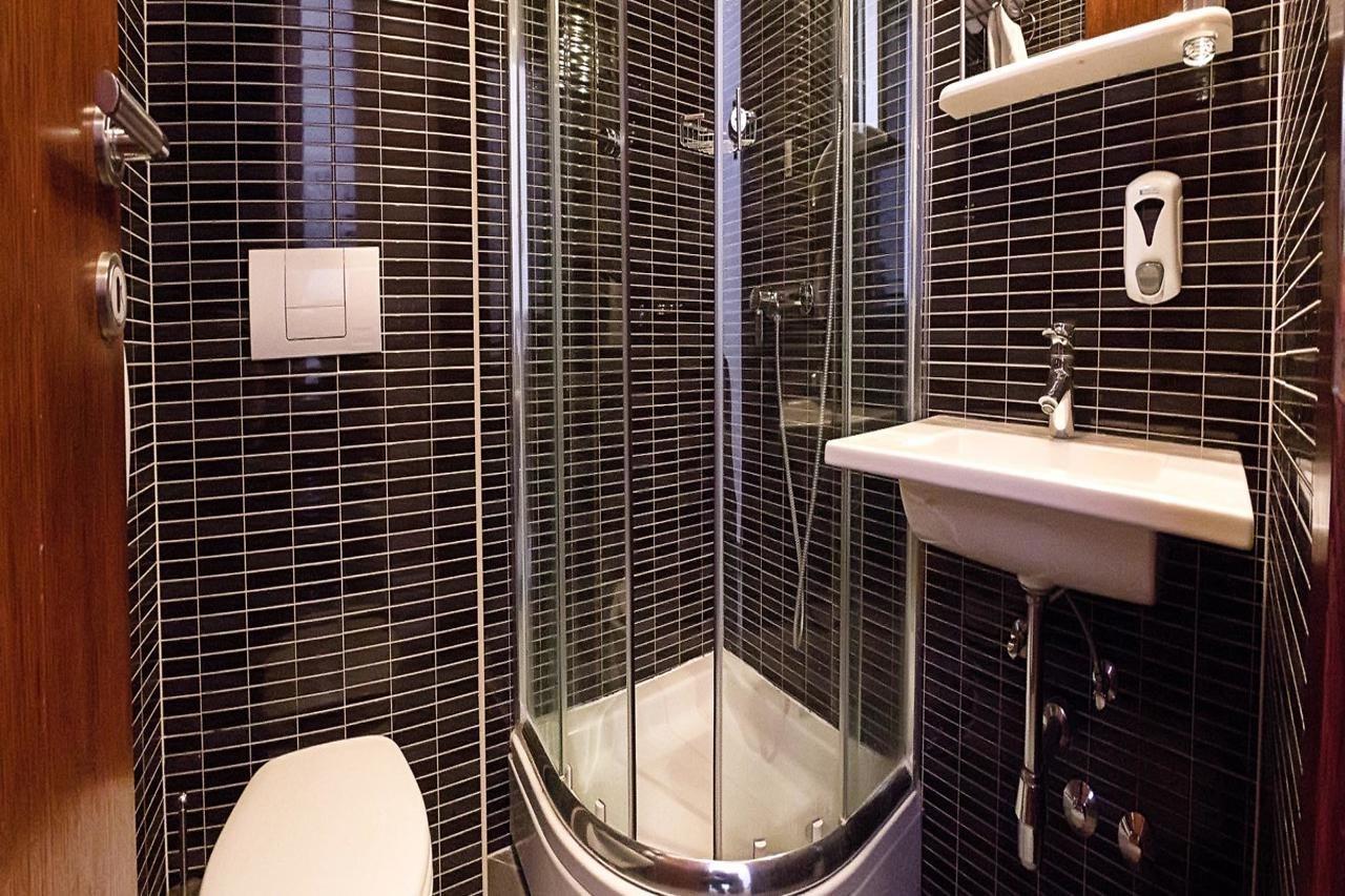 Hotel Sirena Подгора Экстерьер фото
