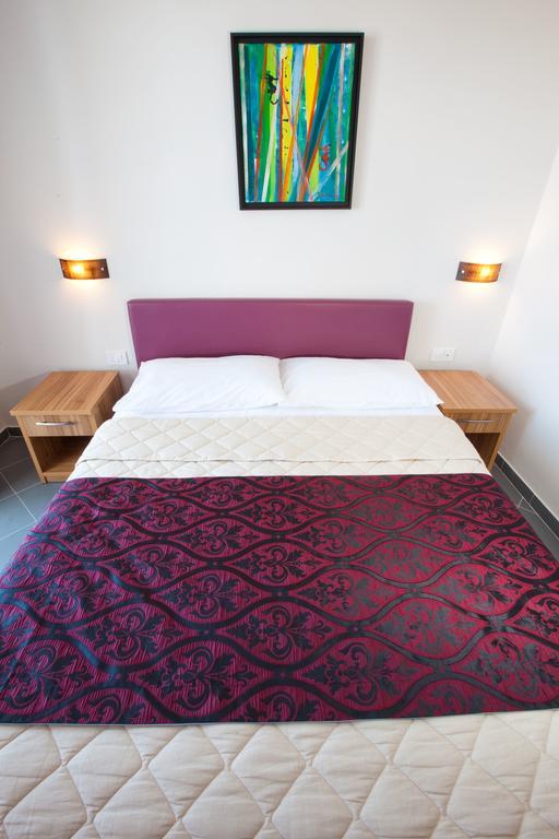 Hotel Sirena Подгора Экстерьер фото