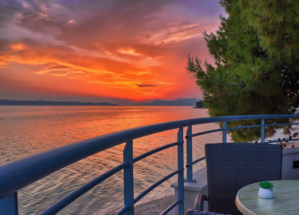 Hotel Sirena Подгора Экстерьер фото